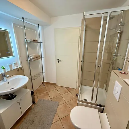 Maisonette-apartment-mit Glassfaseranschluss 아파트